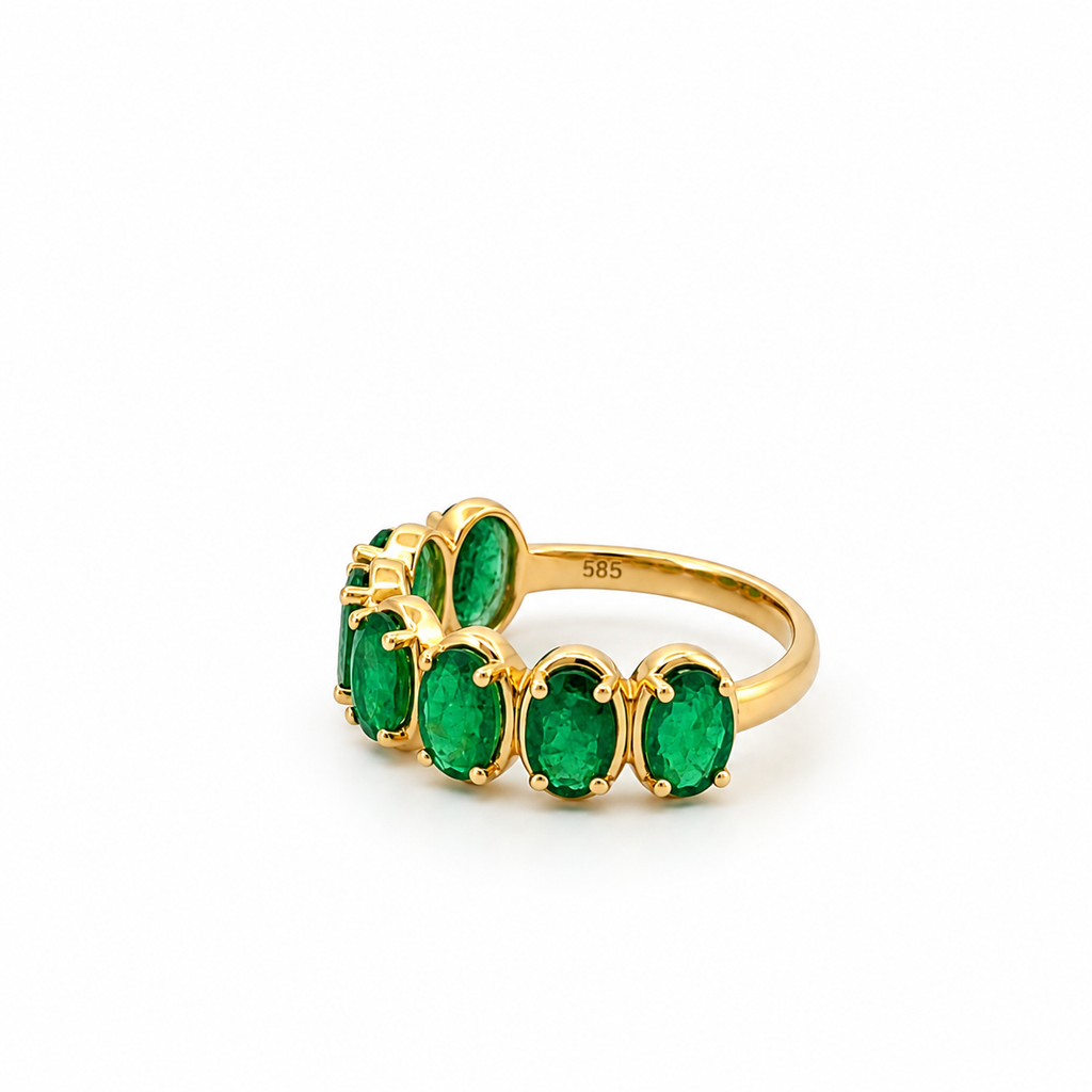 Oval Emerald Ring